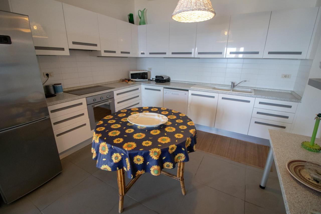 Villa Le Sprizze A Bordo Del Mare - Goelba Марчиана-Марина Экстерьер фото